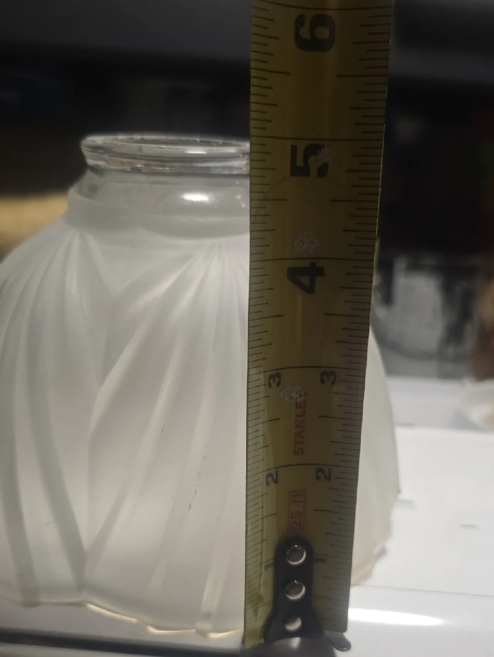 Vintage?Frosted Swirl Glass Lamp Shade - White
